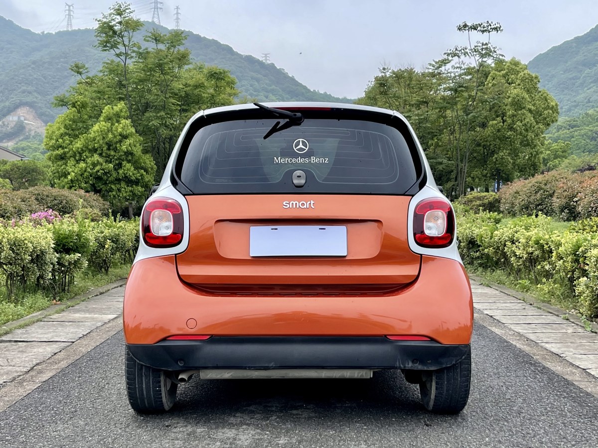 smart fortwo  2015款 1.0L 52千瓦硬頂靈動(dòng)版圖片