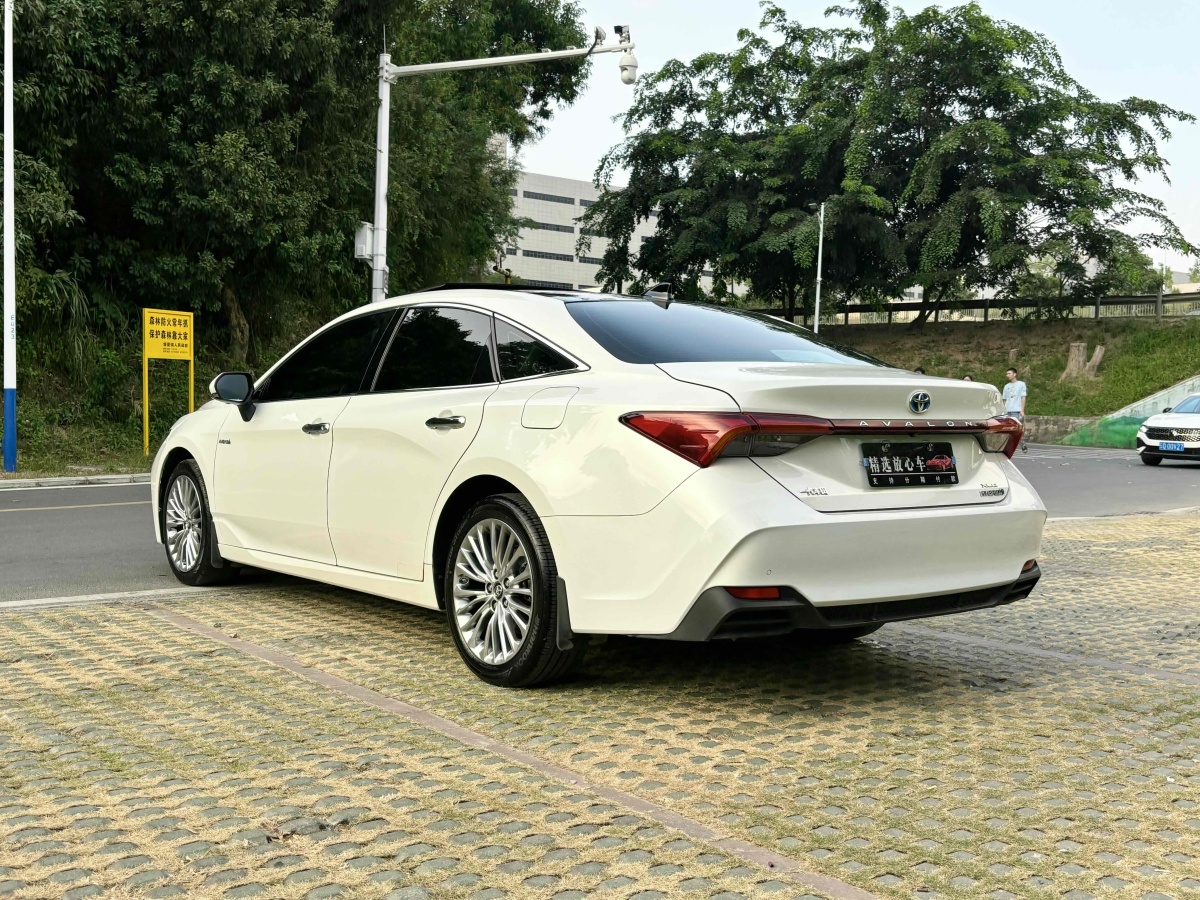 丰田 亚洲龙  2019款 双擎 2.5L XLE尊贵版 国VI图片