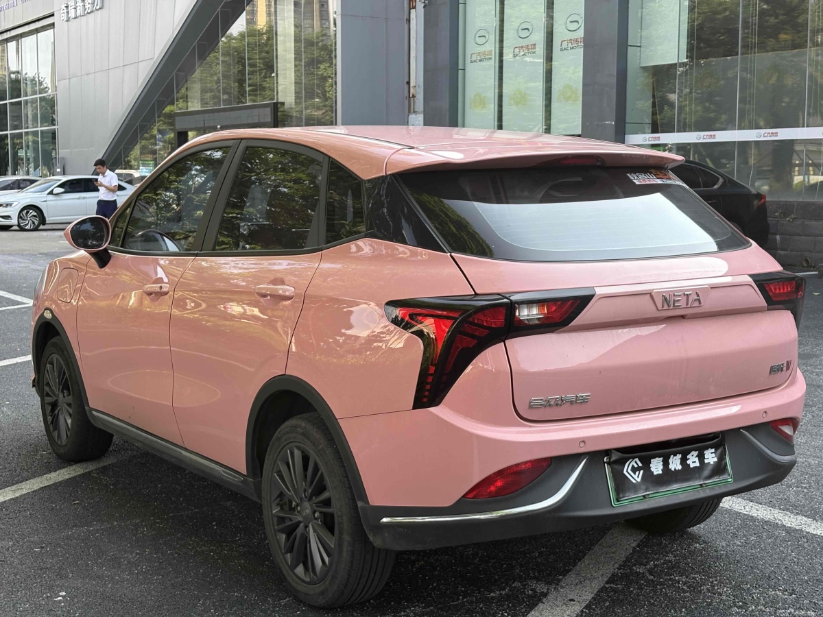 哪吒 哪吒V  2022款 潮 400 Lite 粉色定制款圖片