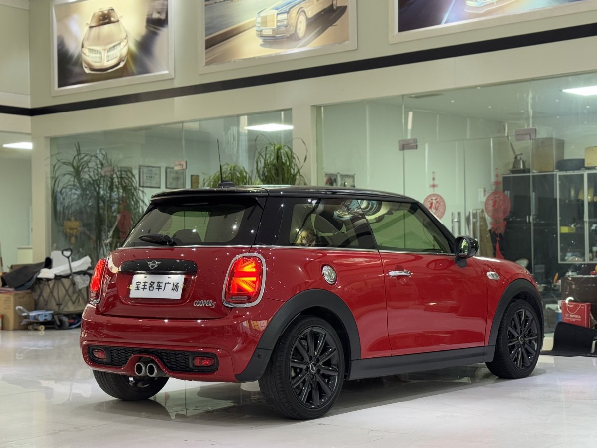 MINI MINI  2019款 2.0T COOPER S 經(jīng)典派圖片