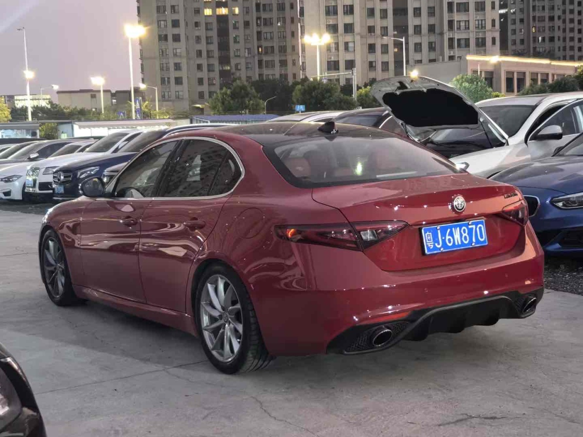 阿爾法·羅密歐 Giulia  2017款 2.0T 200HP 豪華版圖片