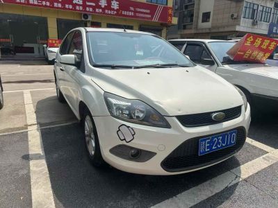 2013年9月 福特 ?？怂?三廂經(jīng)典 1.8L 自動基本型圖片