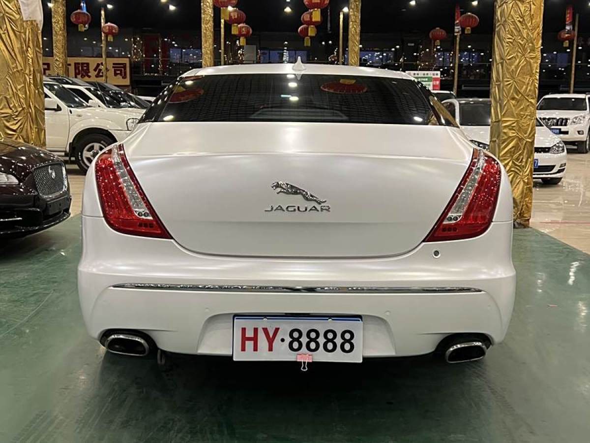 捷豹 XJ  2015款 XJL 3.0 SC 四驅(qū)全景商務(wù)版圖片