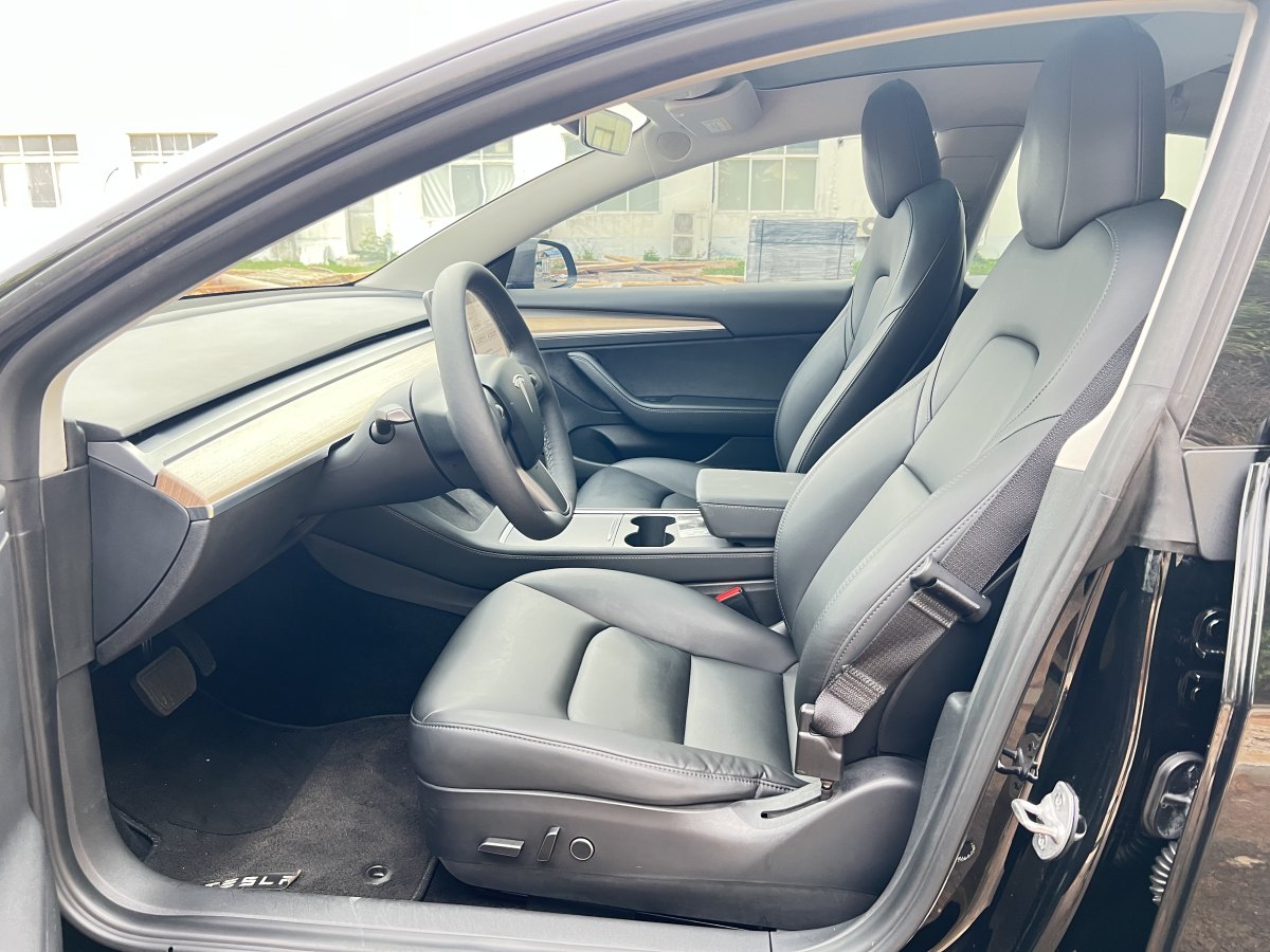 2021年6月特斯拉 Model 3  2021款 標(biāo)準(zhǔn)續(xù)航后驅(qū)升級版 3D6