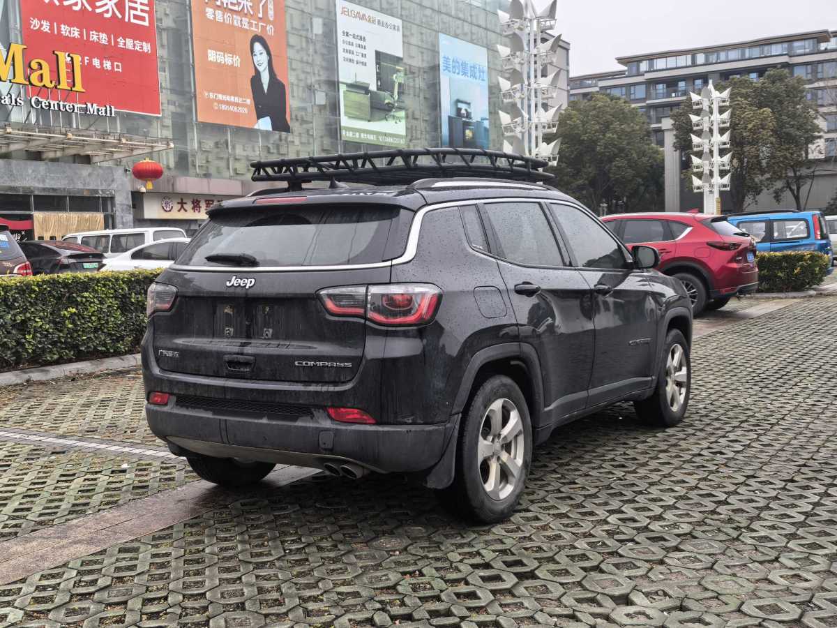 Jeep 指南者  2021款 220T 自動(dòng)領(lǐng)先版圖片