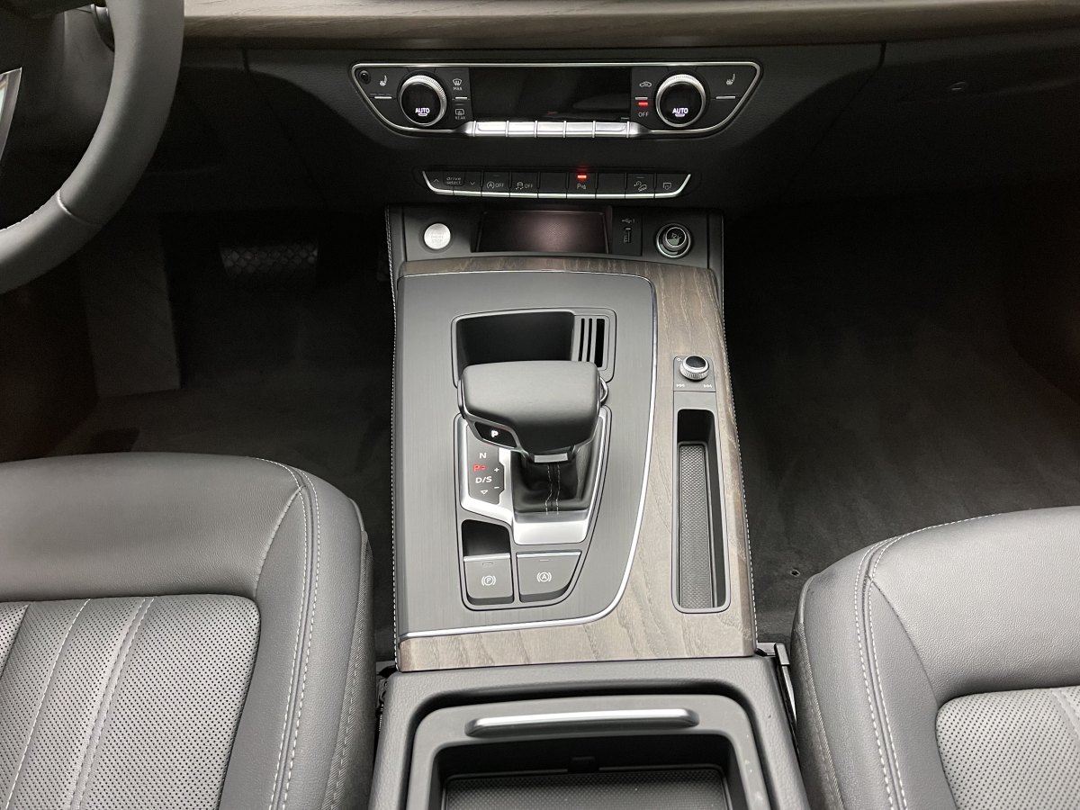 奧迪 奧迪Q5L  2024款 40 TFSI 豪華致雅型圖片