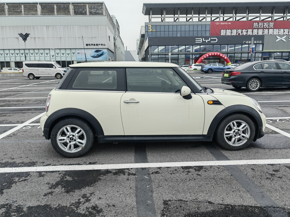 2014年3月MINI MINI  2013款 1.6L ONE 限量第二款