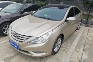 索納塔 現(xiàn)代 2.0L 自動豪華版