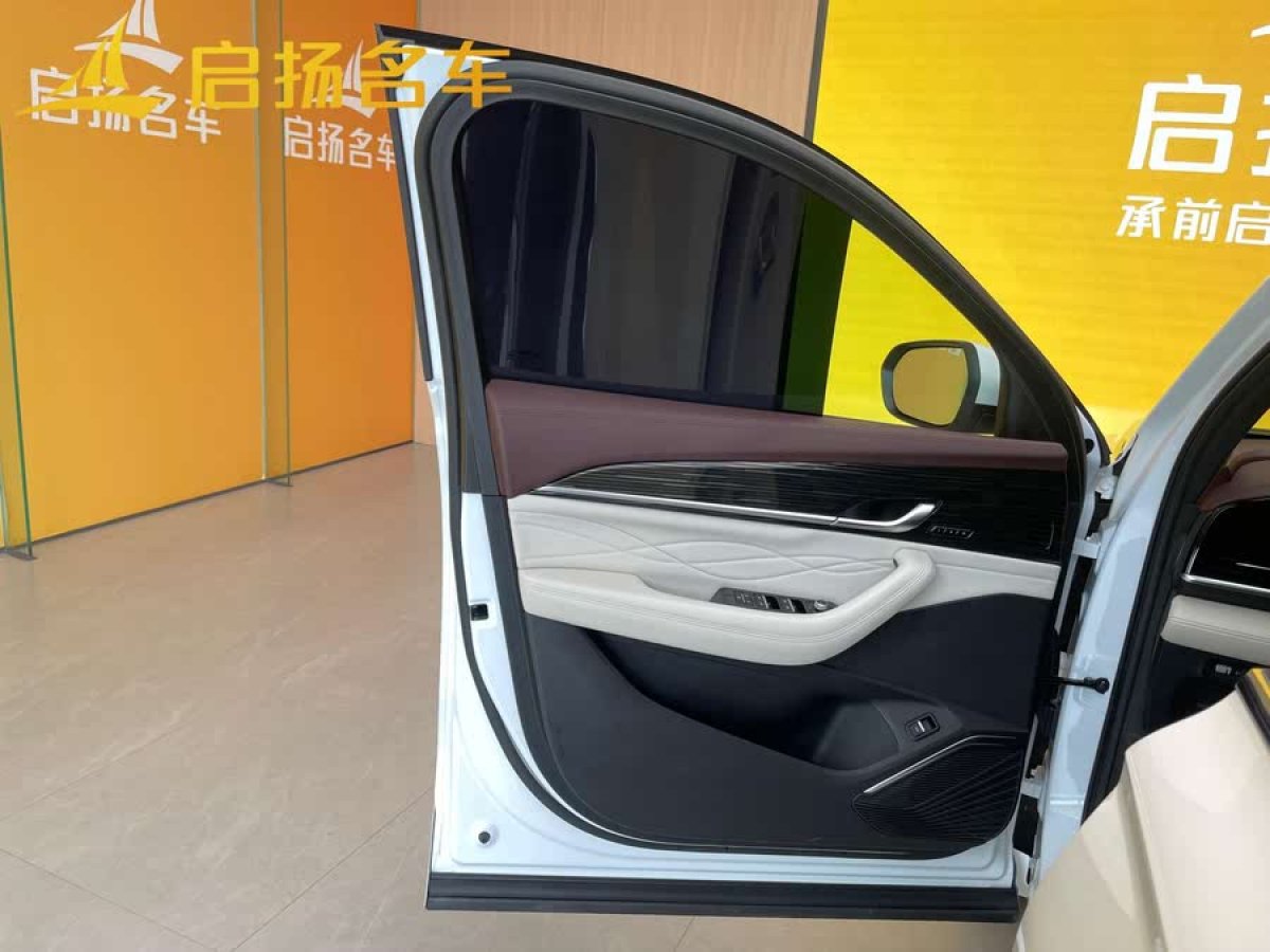吉利 星越L  2021款 2.0TD DCT EVO兩驅(qū)尊貴型圖片