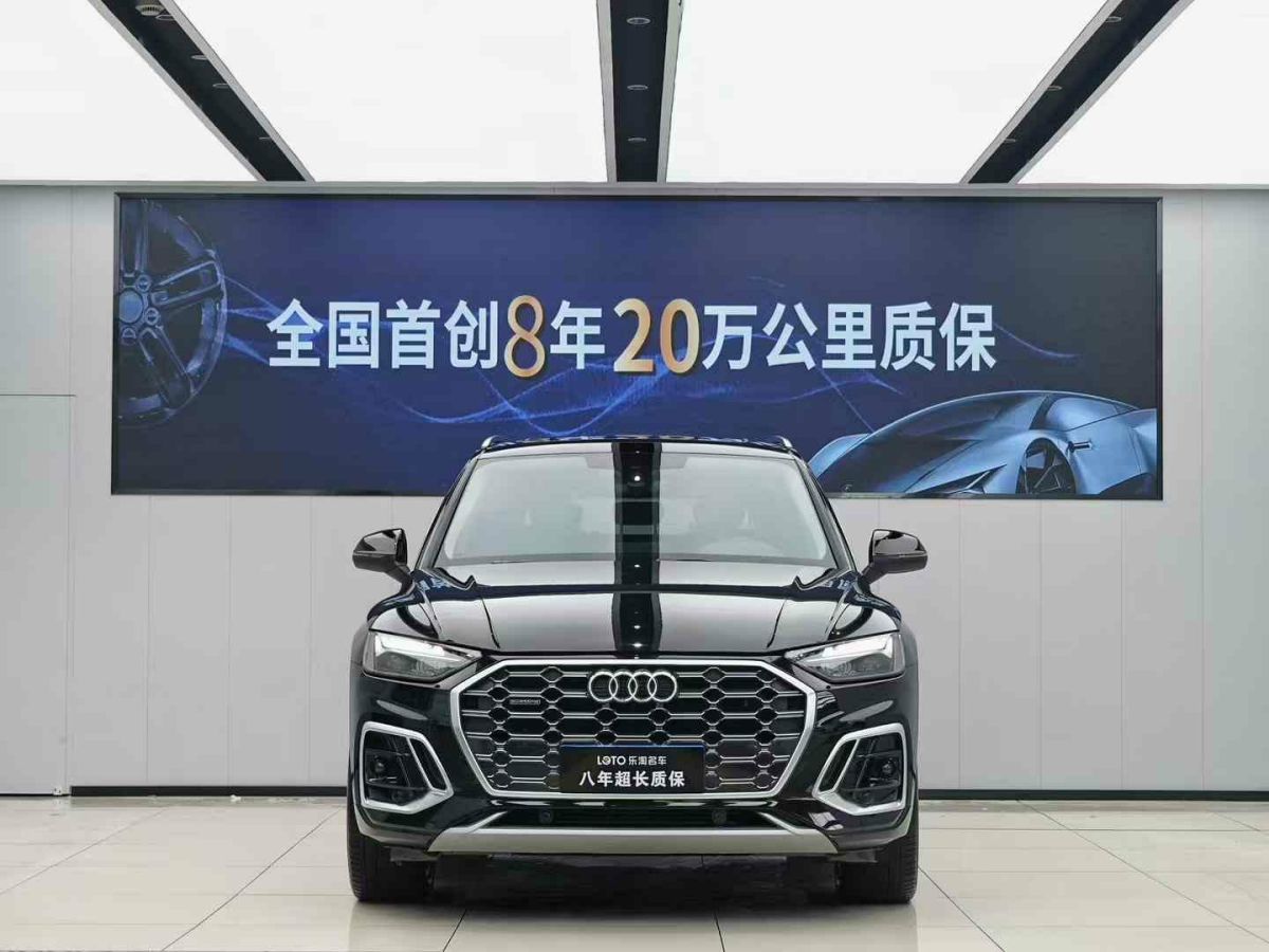 2022年1月奧迪 奧迪Q5 e-tron  2022款 40 e-tron 星耀型 機(jī)甲套裝