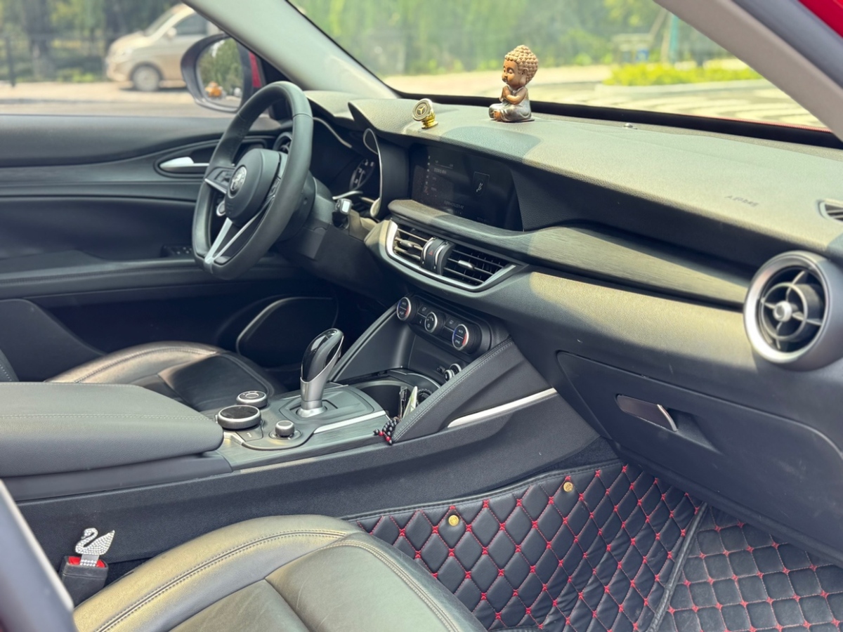 阿爾法·羅密歐 Stelvio  2017款 2.0T 200HP 精英版圖片