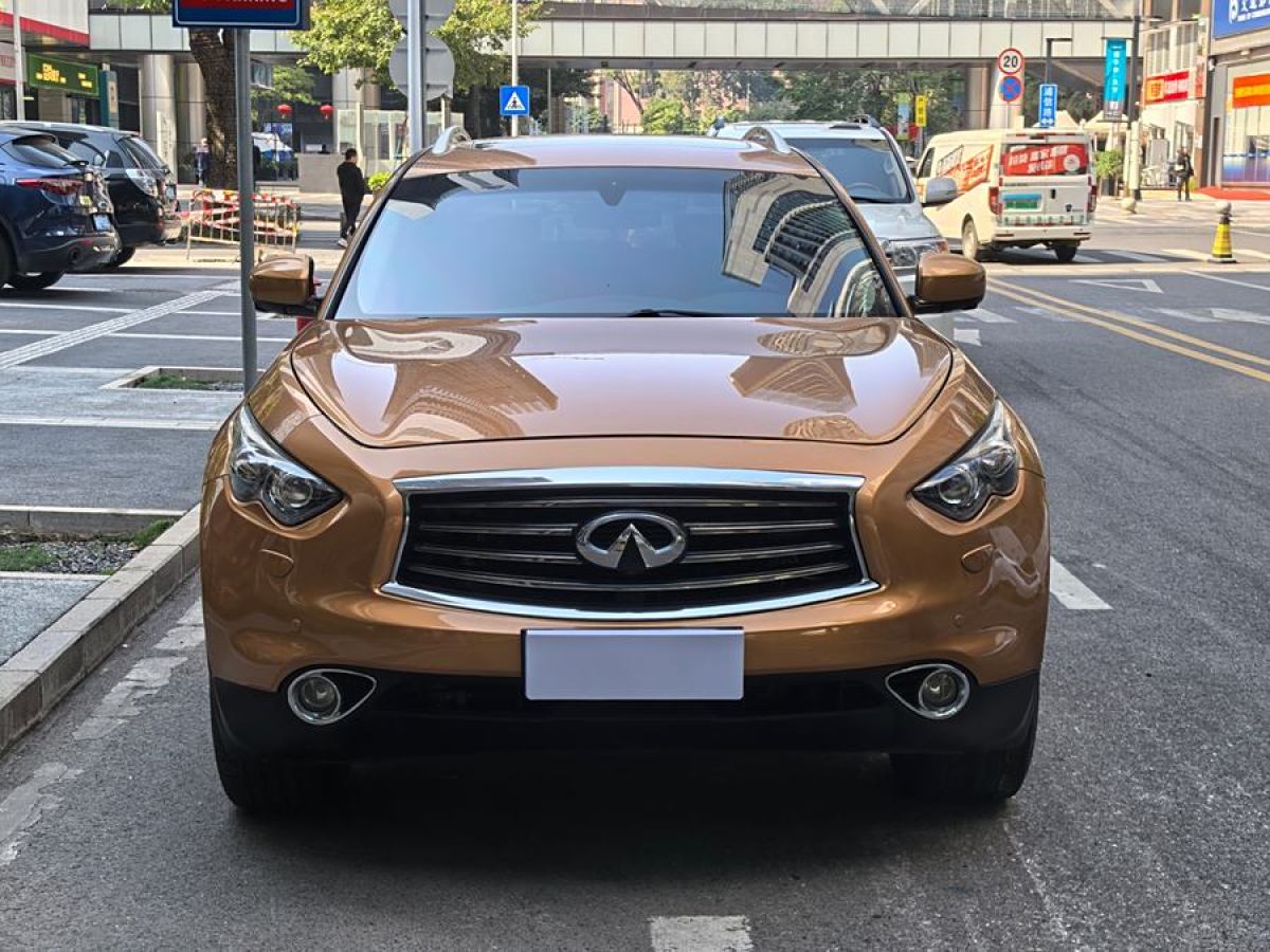 英菲尼迪 QX70  2013款 3.7L 標(biāo)準(zhǔn)版圖片