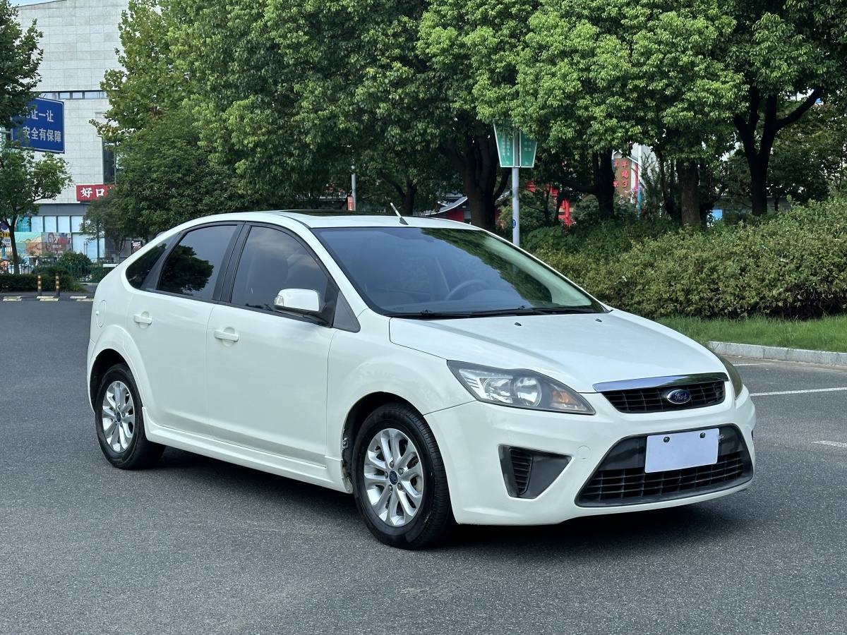 福特 ?？怂? 2012款 兩廂 1.6L 自動舒適型圖片