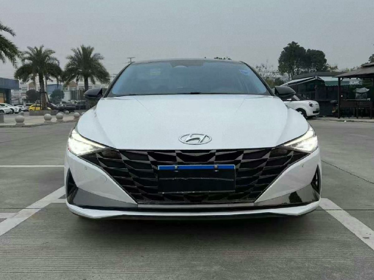 現(xiàn)代 伊蘭特  2023款 1.5L CVT GLS領(lǐng)先版圖片