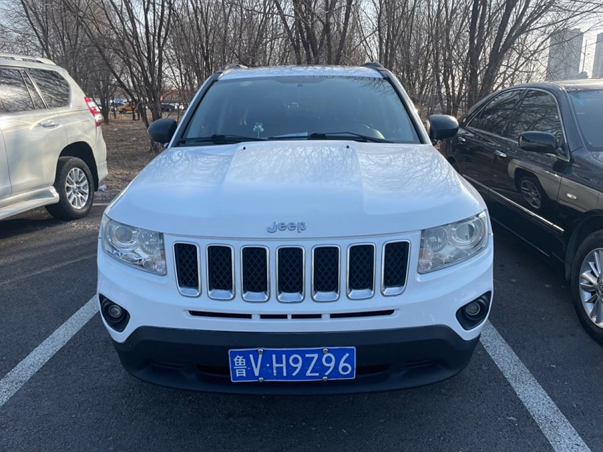 Jeep 指南者  2013款 2.4L 四驅(qū)運(yùn)動(dòng)版圖片