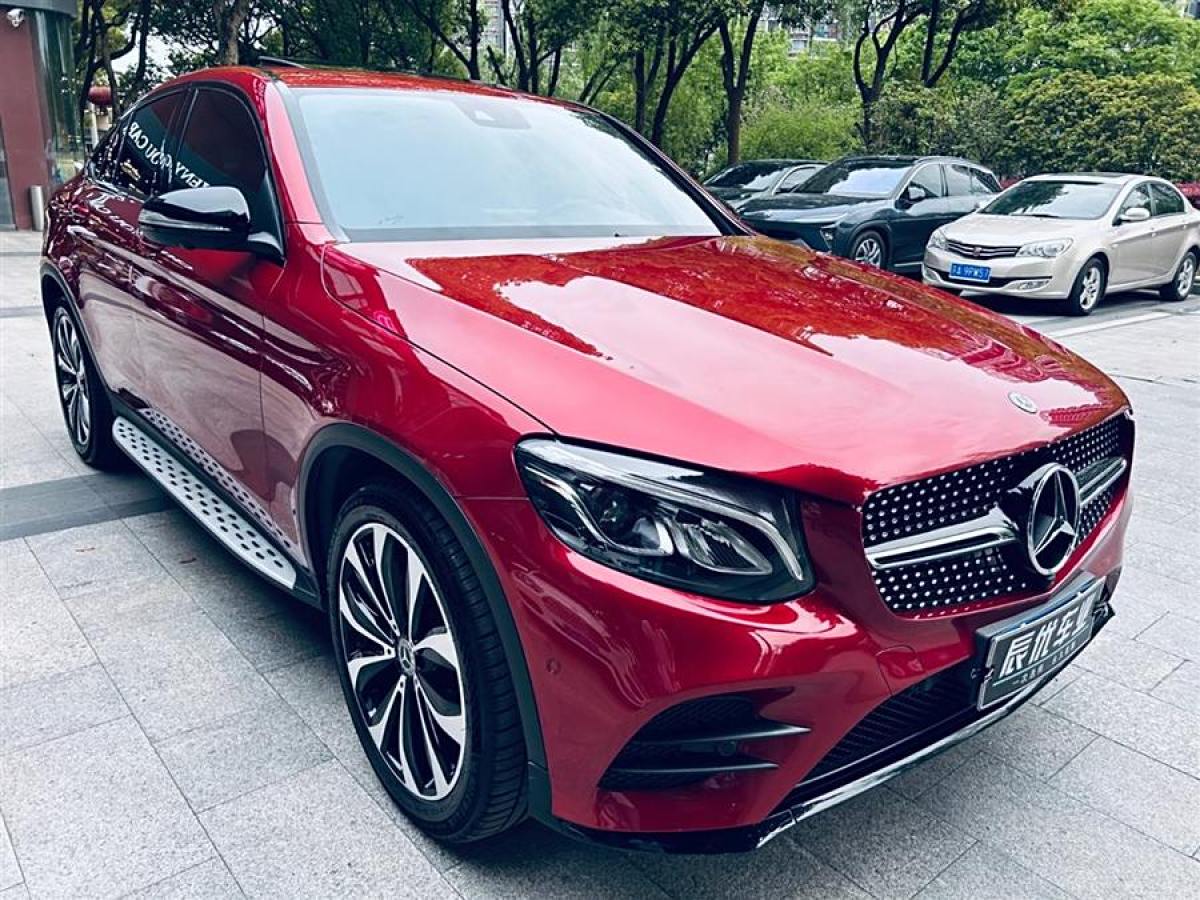 2017年9月奔馳 奔馳GLC  2023款 改款 GLC 260 4MATIC 轎跑SUV