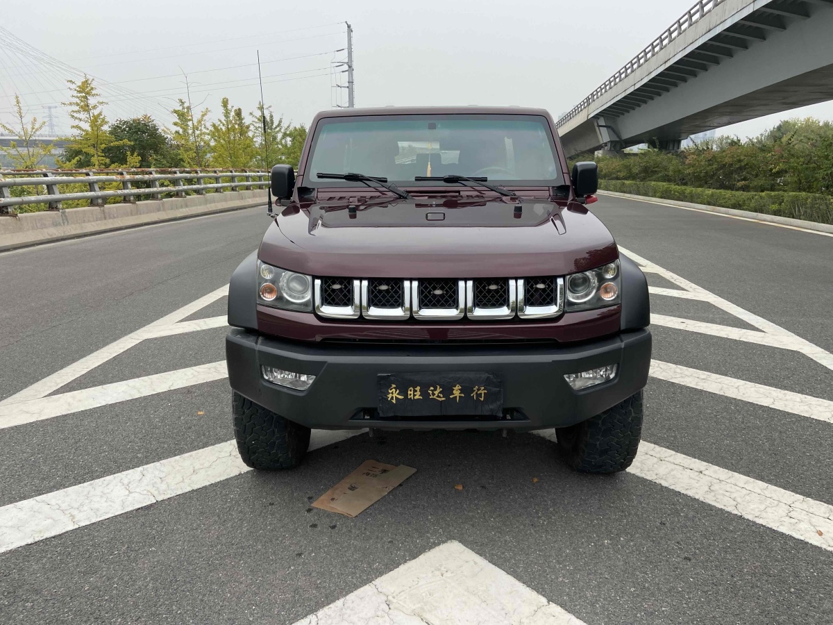 北京 BJ40  2016款 40L 2.3T 自動(dòng)四驅(qū)尊享版圖片