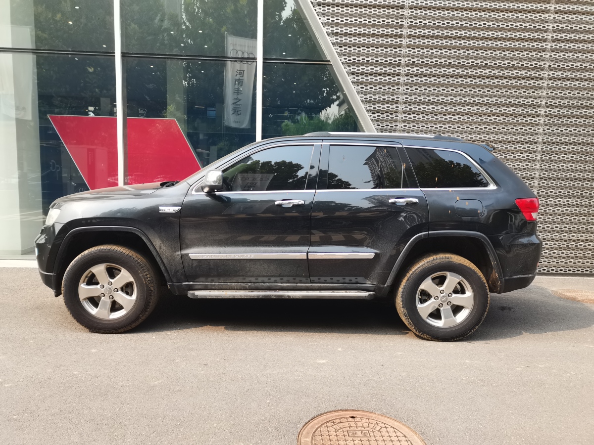 Jeep 大切諾基  2012款 3.6L 旗艦導(dǎo)航版圖片