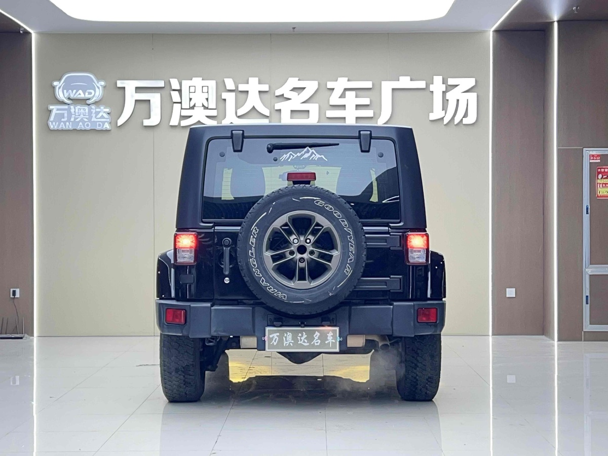 2016年11月Jeep 牧馬人  2016款 3.0L Sahara 75周年致敬版