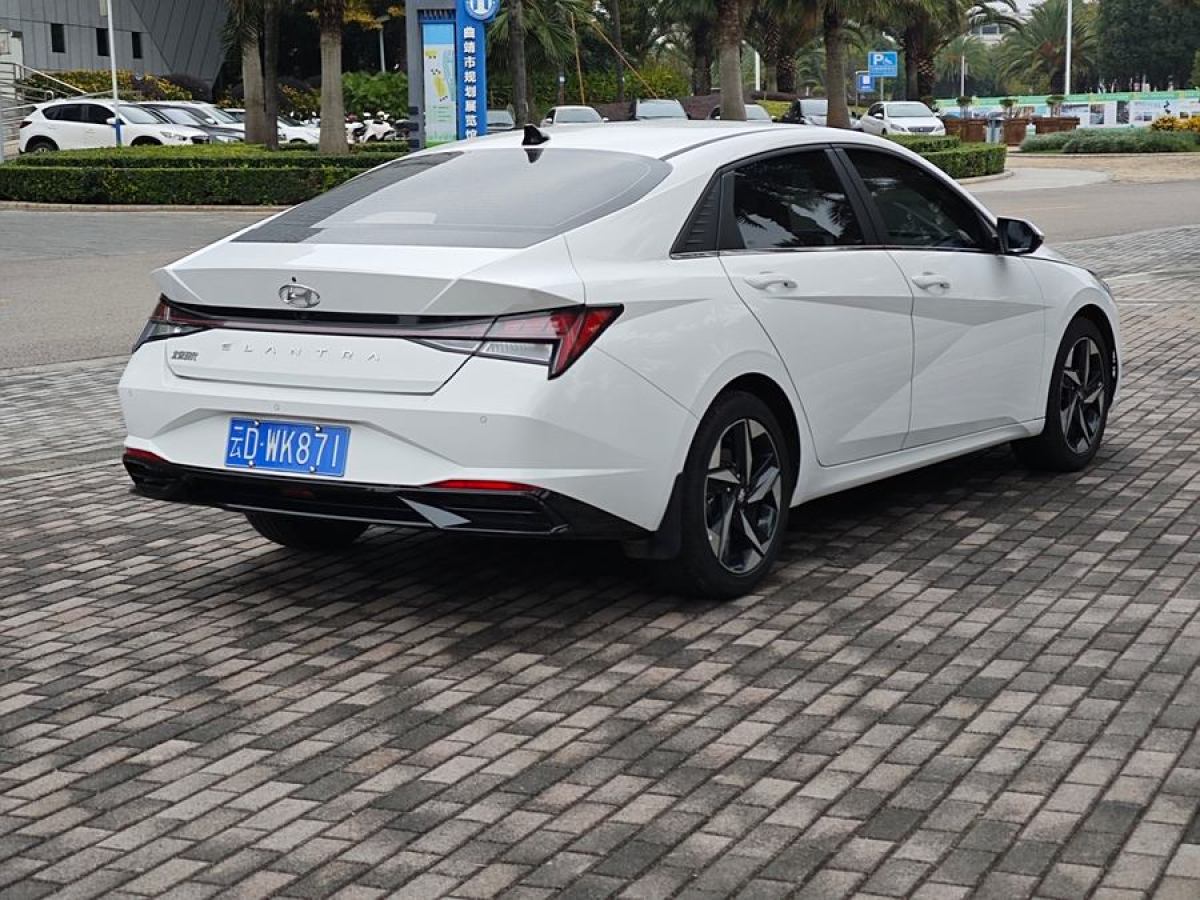 現(xiàn)代 伊蘭特  2022款 1.5L CVT 20周年紀(jì)念款圖片