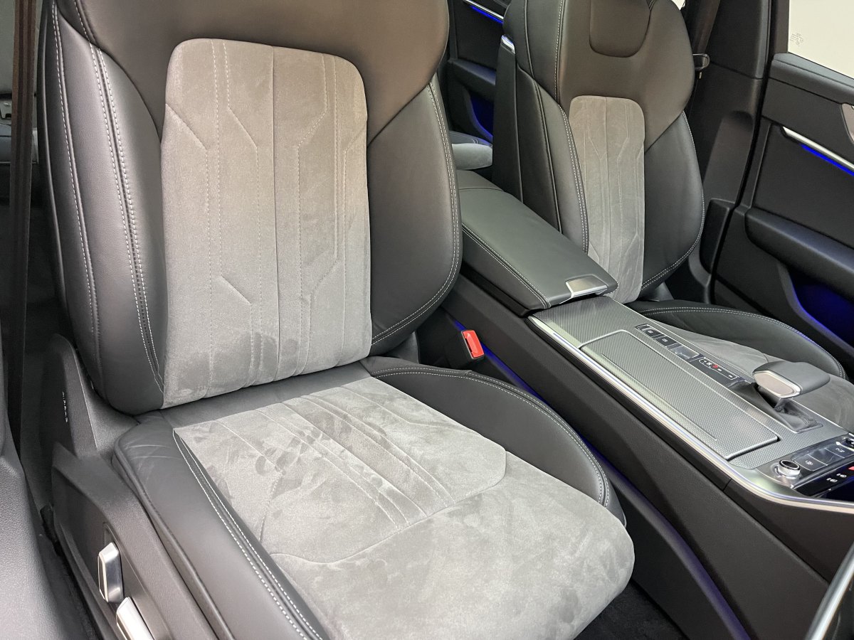 奧迪 奧迪A6L  2024款 45 TFSI 臻選動(dòng)感型圖片
