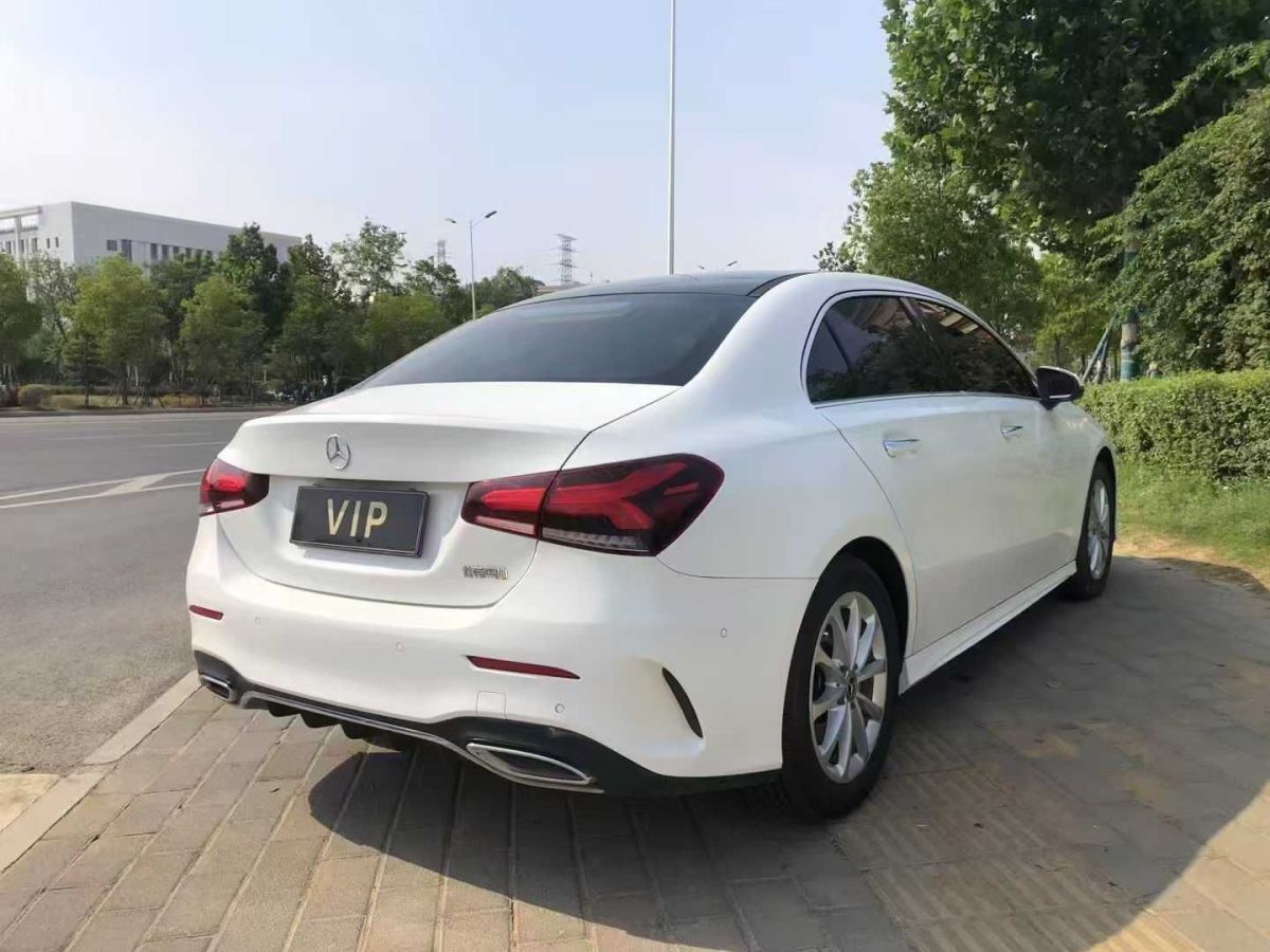 奔馳 奔馳A級  2019款  改款 A 180 L圖片