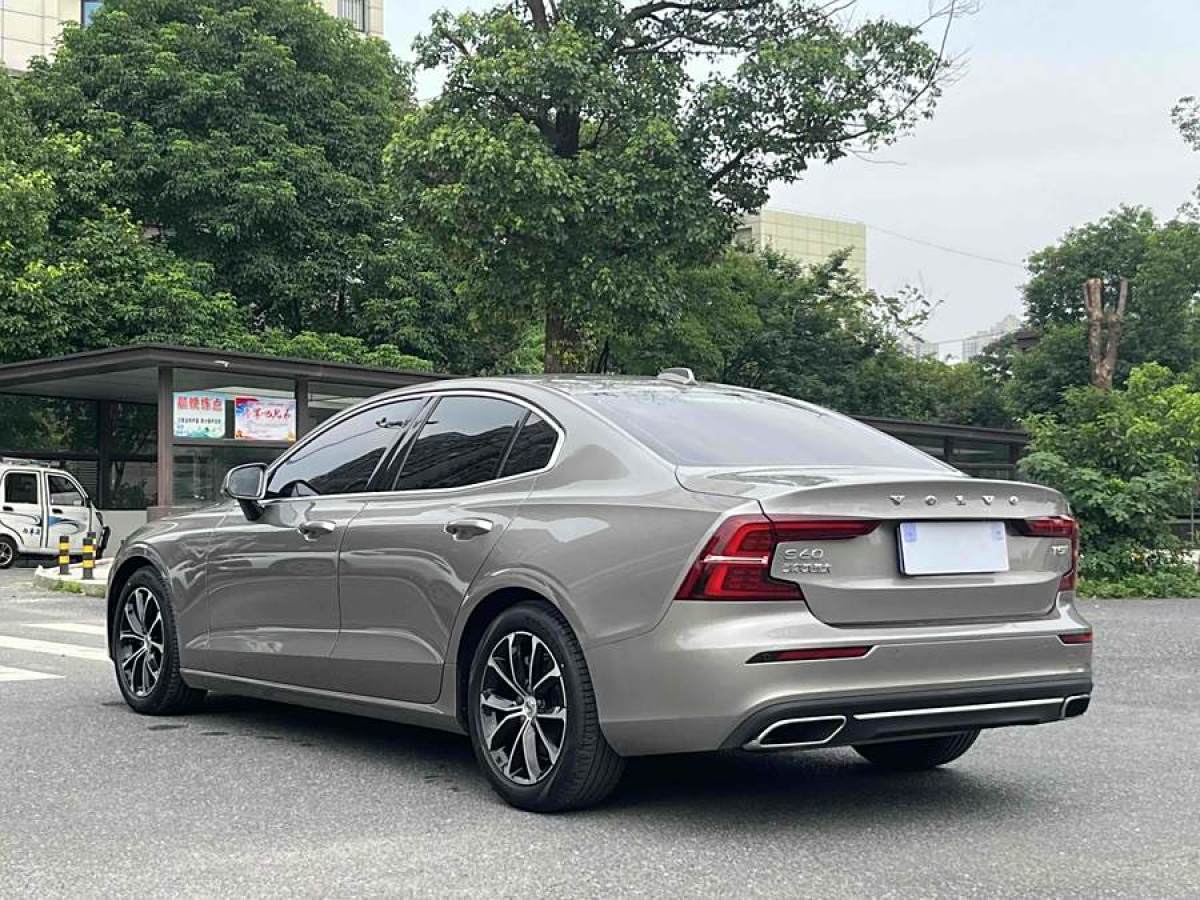 2020年8月沃爾沃 S60L  2020款 T4 智逸豪華版