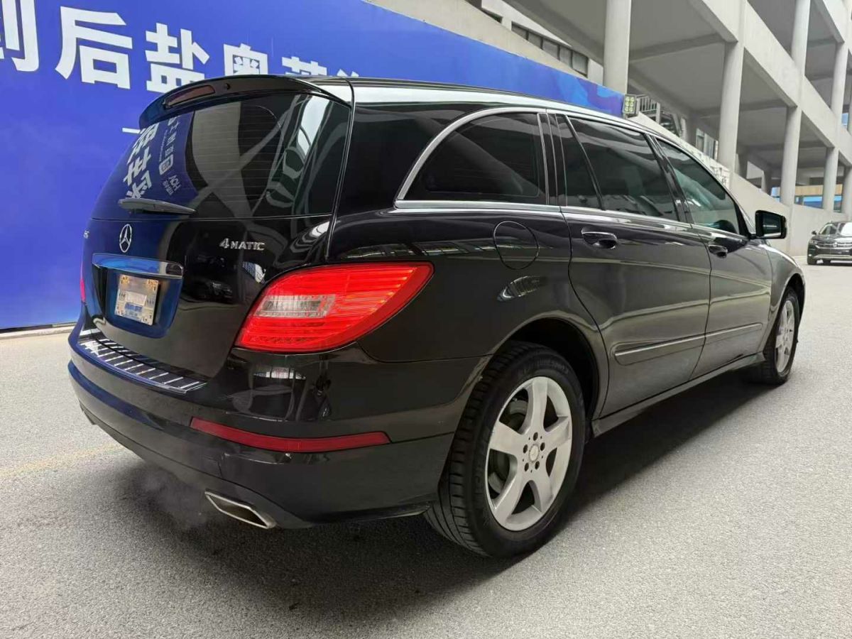 奔馳 奔馳R級(jí)  2015款 R 400 4MATIC 商務(wù)型圖片