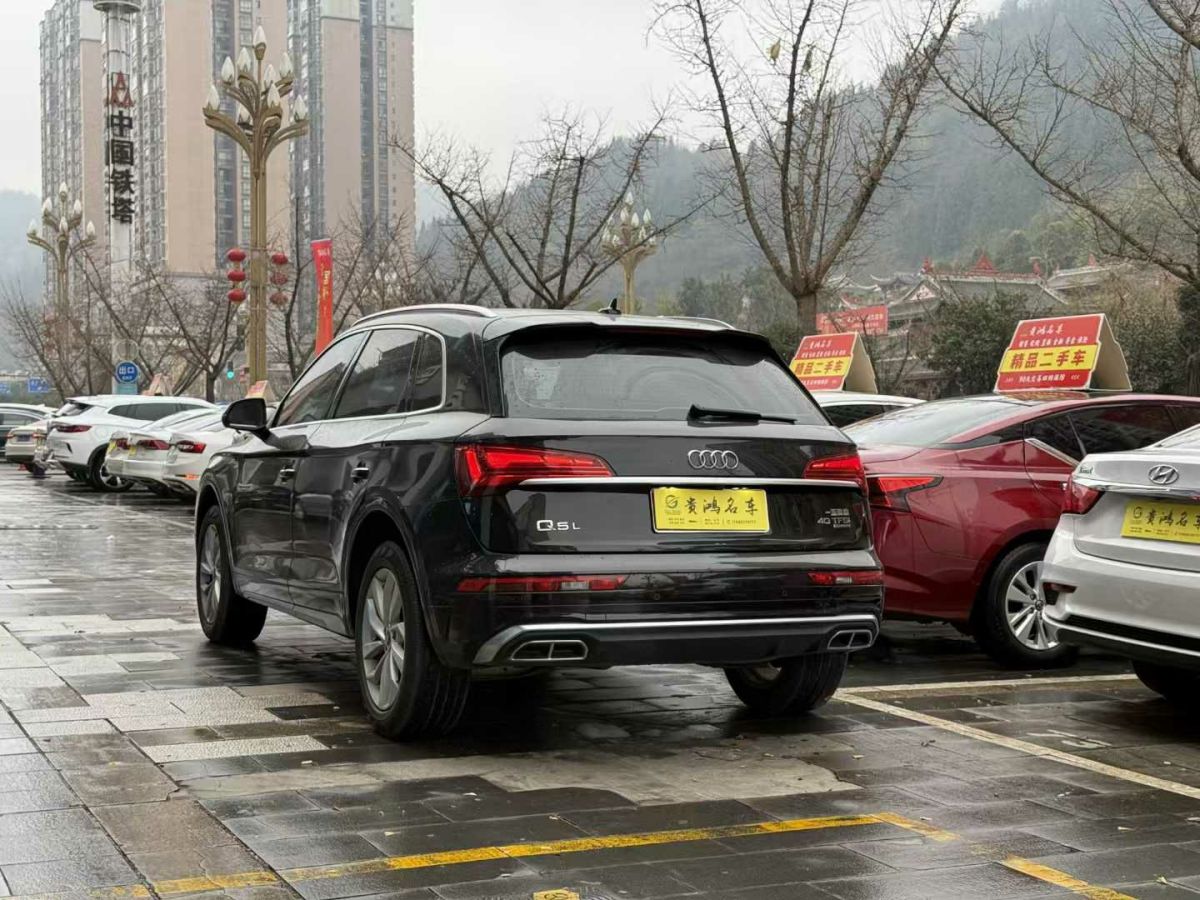 奧迪 奧迪Q5 e-tron  2022款 40 e-tron 星耀型 機(jī)甲套裝圖片