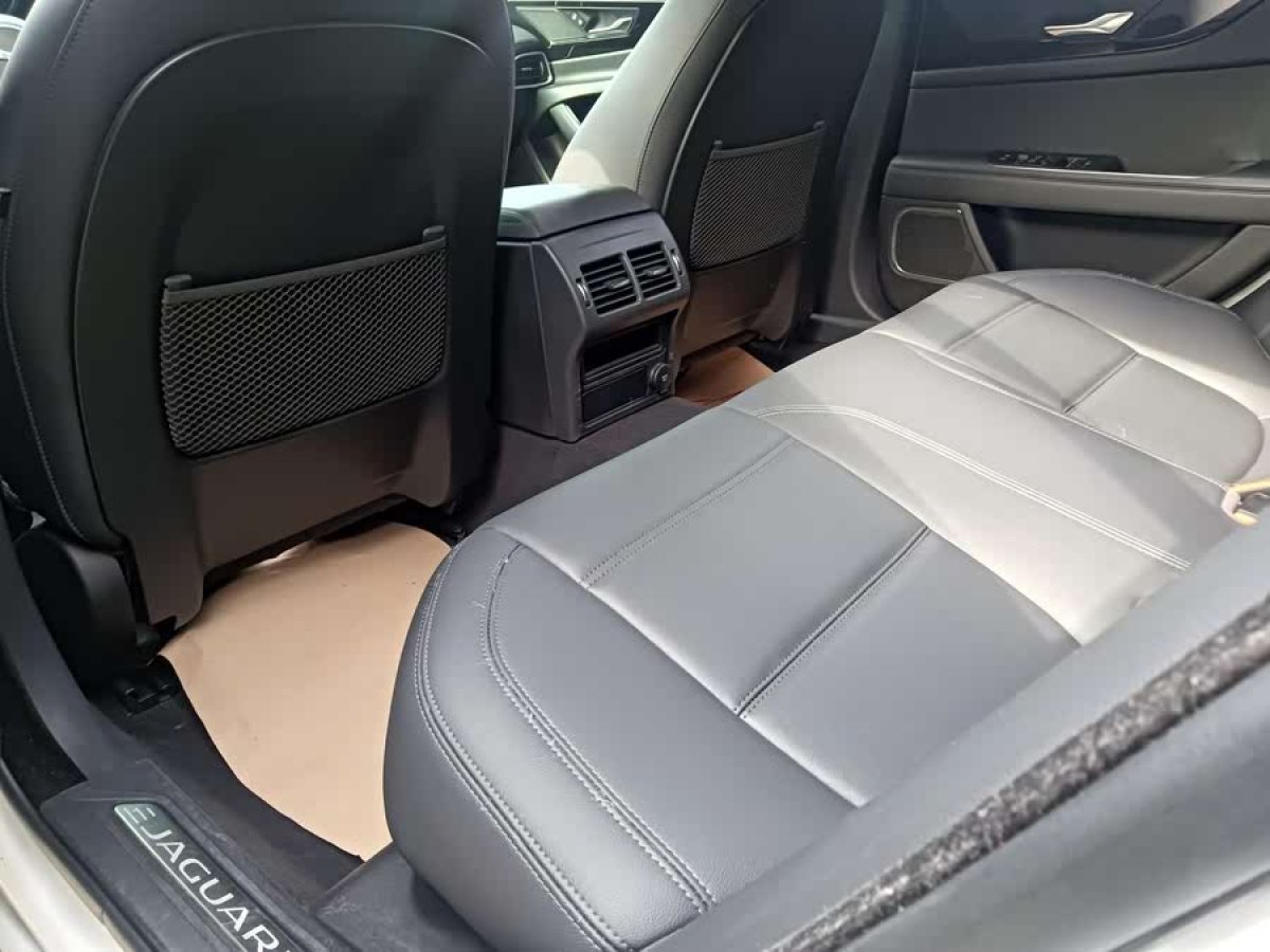 捷豹 XEL  2020款 2.0T 250PS SE科技優(yōu)雅版圖片