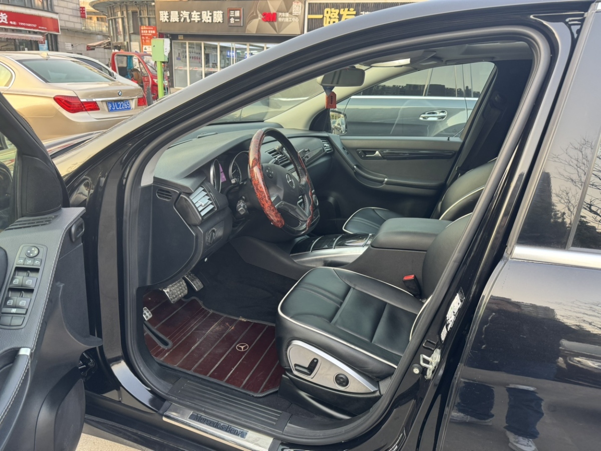 奔馳 奔馳R級  2014款 R 320 4MATIC 商務(wù)型圖片