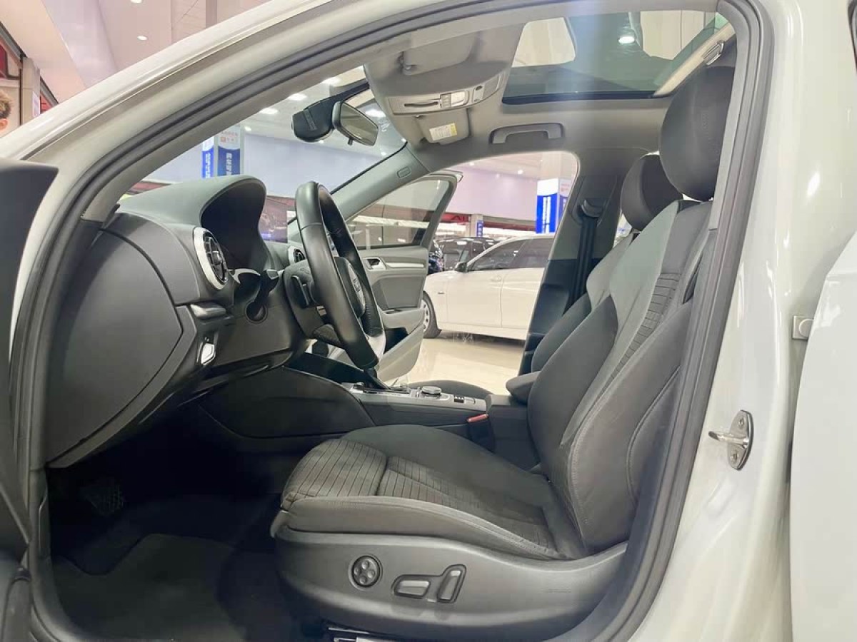 奧迪 奧迪A3  2018款 30周年年型 Sportback 40 TFSI 運動型圖片