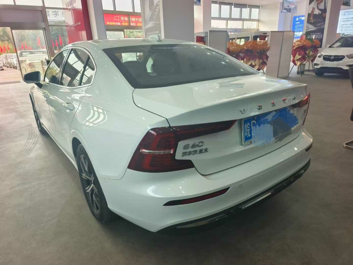 沃爾沃 S60L  2023款 B3 智行豪華版圖片