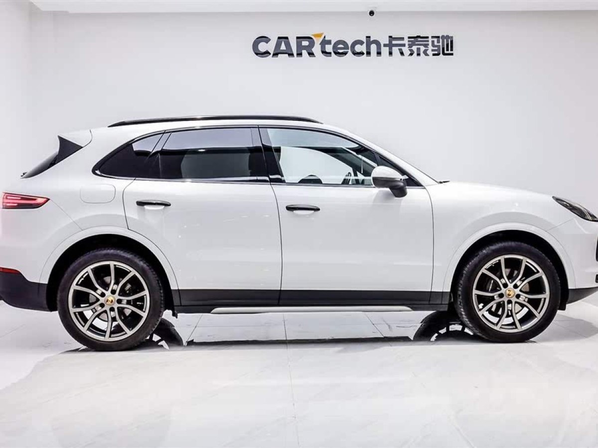 保時(shí)捷 Cayenne  2023款 Cayenne 3.0T 鉑金版圖片