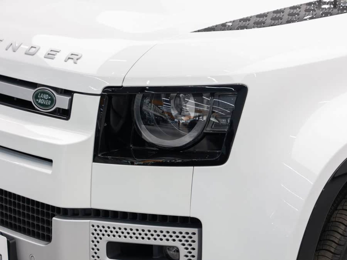 路虎 衛(wèi)士  2024款 90 3.0T P400 HSE圖片