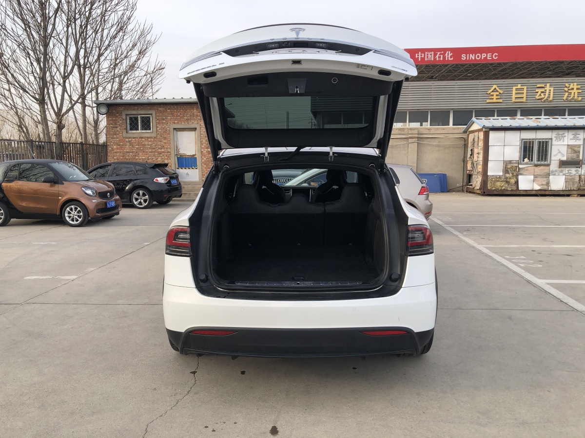 特斯拉 Model X  2016款 Model X 90D圖片