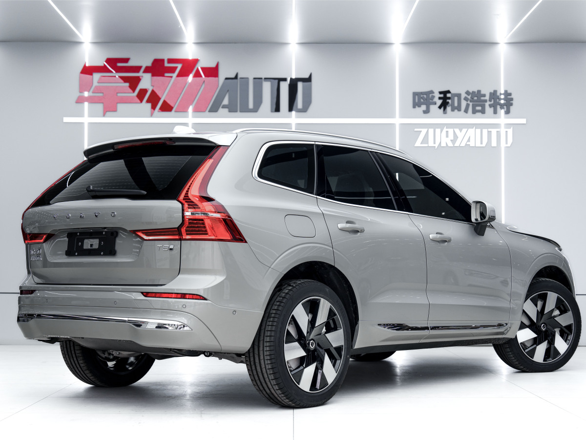 沃爾沃 XC60新能源  2024款 T8 插電混動 長續(xù)航四驅(qū)智遠(yuǎn)豪華版圖片