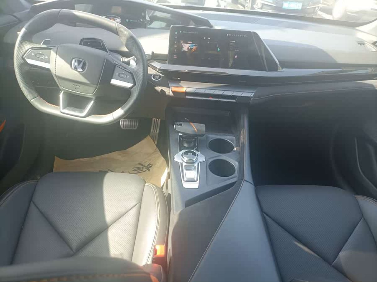 長安 長安UNI-V  2023款 1.5T 運動版圖片
