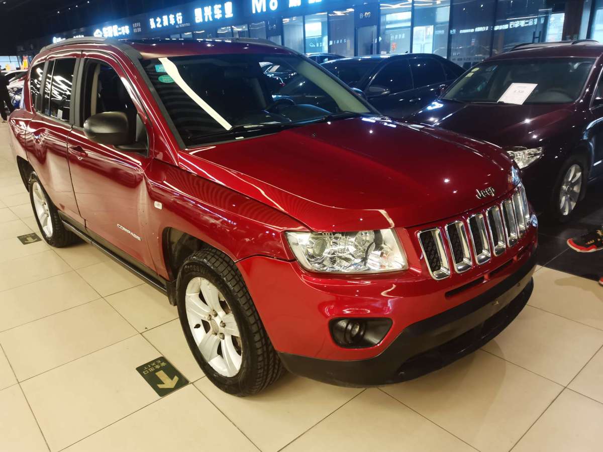 jeep 指南者 2011款 2.4l 四驱豪华导航版图片