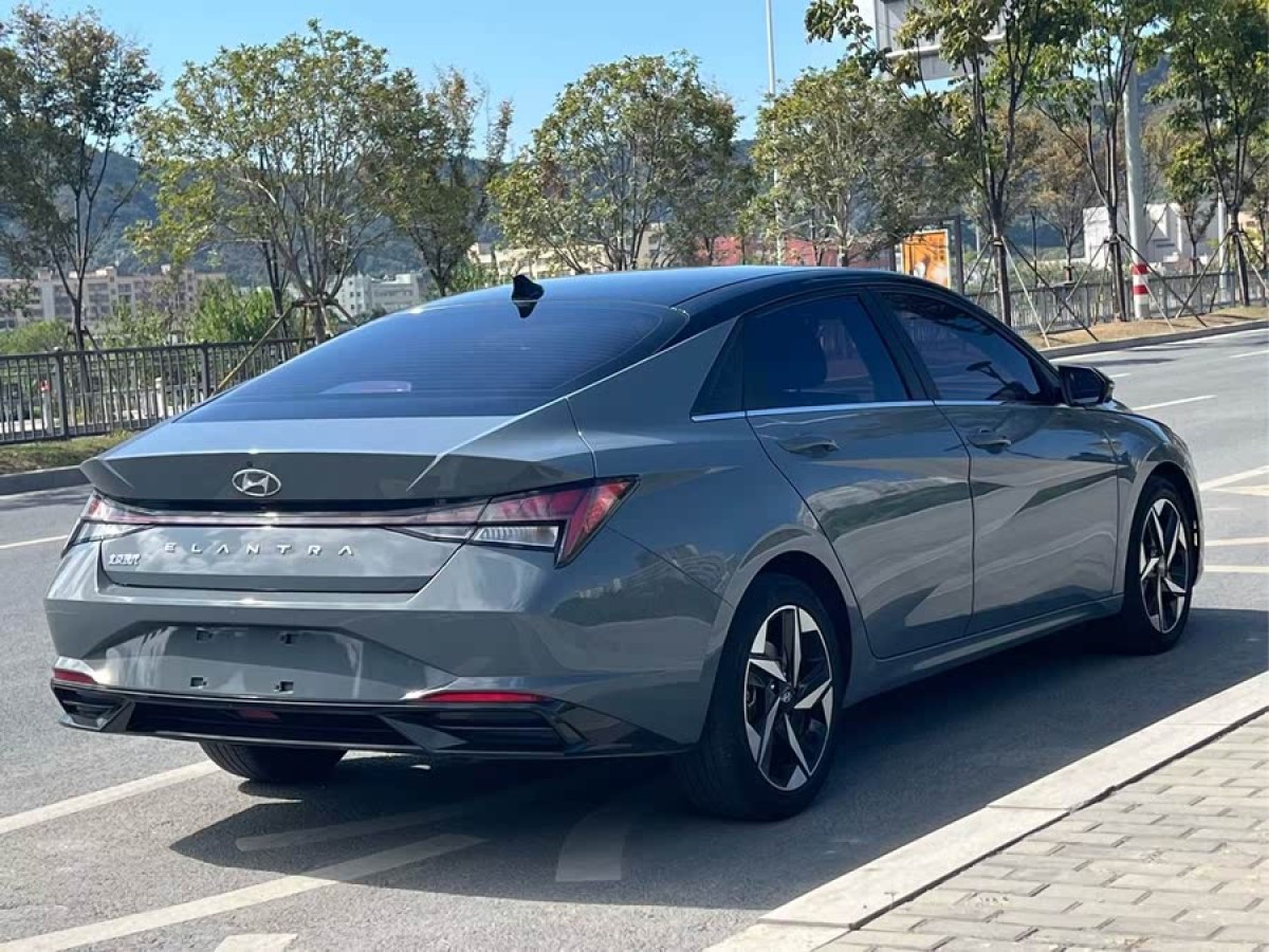 現(xiàn)代 伊蘭特  2022款 1.5L CVT LUX尊貴版圖片