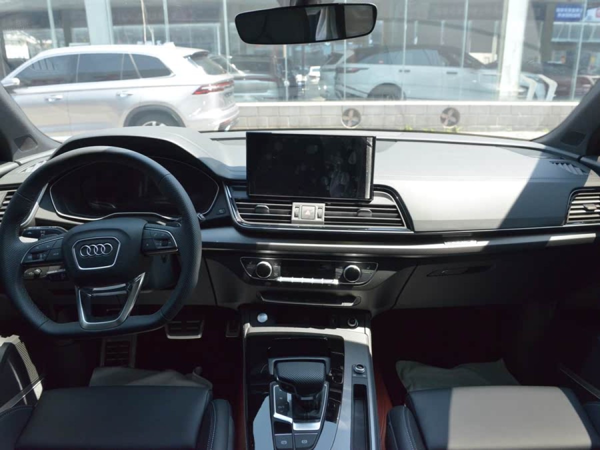 奧迪 奧迪Q5L  2025款 45 TFSI 豪華動感型圖片