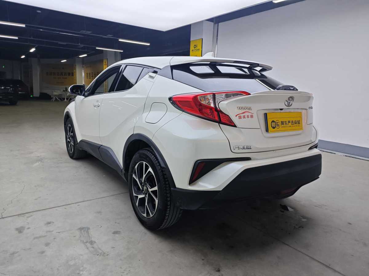 豐田 C-HR  2020款 2.0L 領(lǐng)先版圖片