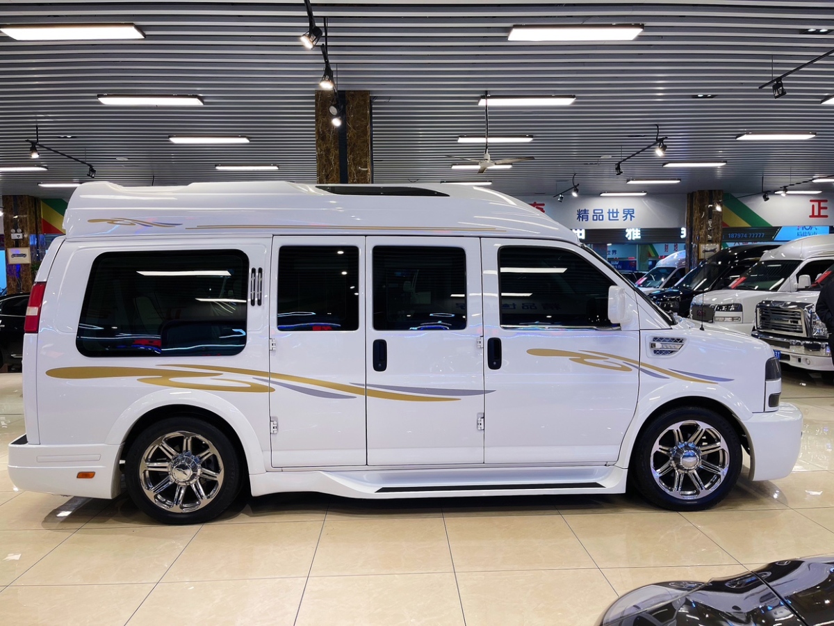 2015年10月GMC SAVANA  2014款 5.3L 四驅(qū)領(lǐng)袖版