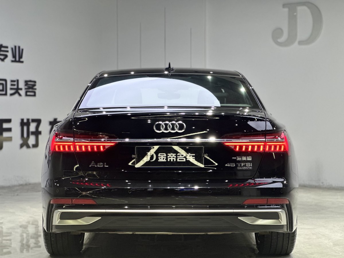 奧迪 奧迪A6L  2023款 改款 45 TFSI quattro 臻選動(dòng)感型圖片