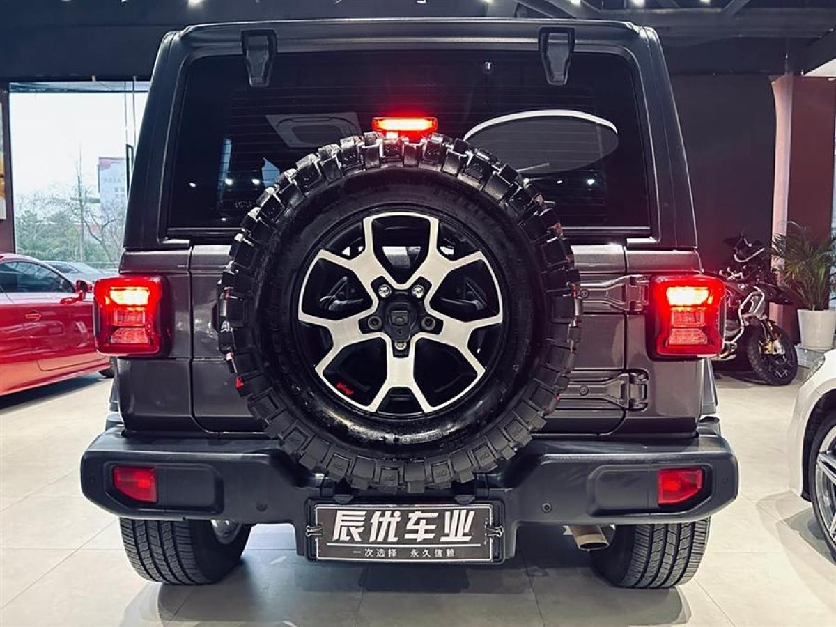 Jeep 牧馬人  2024款 2.0T 羅賓漢四門版圖片