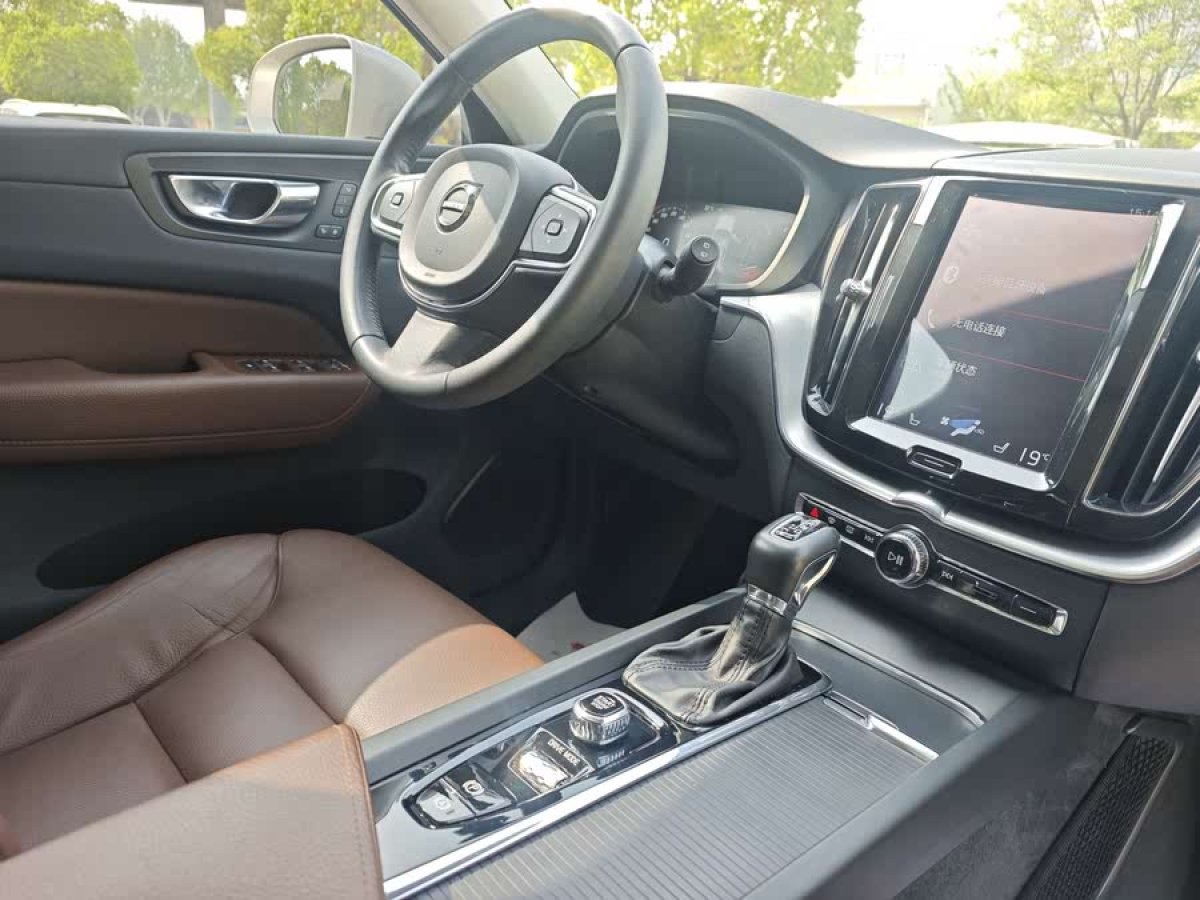 沃爾沃 XC60  2019款  T5 四驅(qū)智遠(yuǎn)版 國(guó)VI圖片
