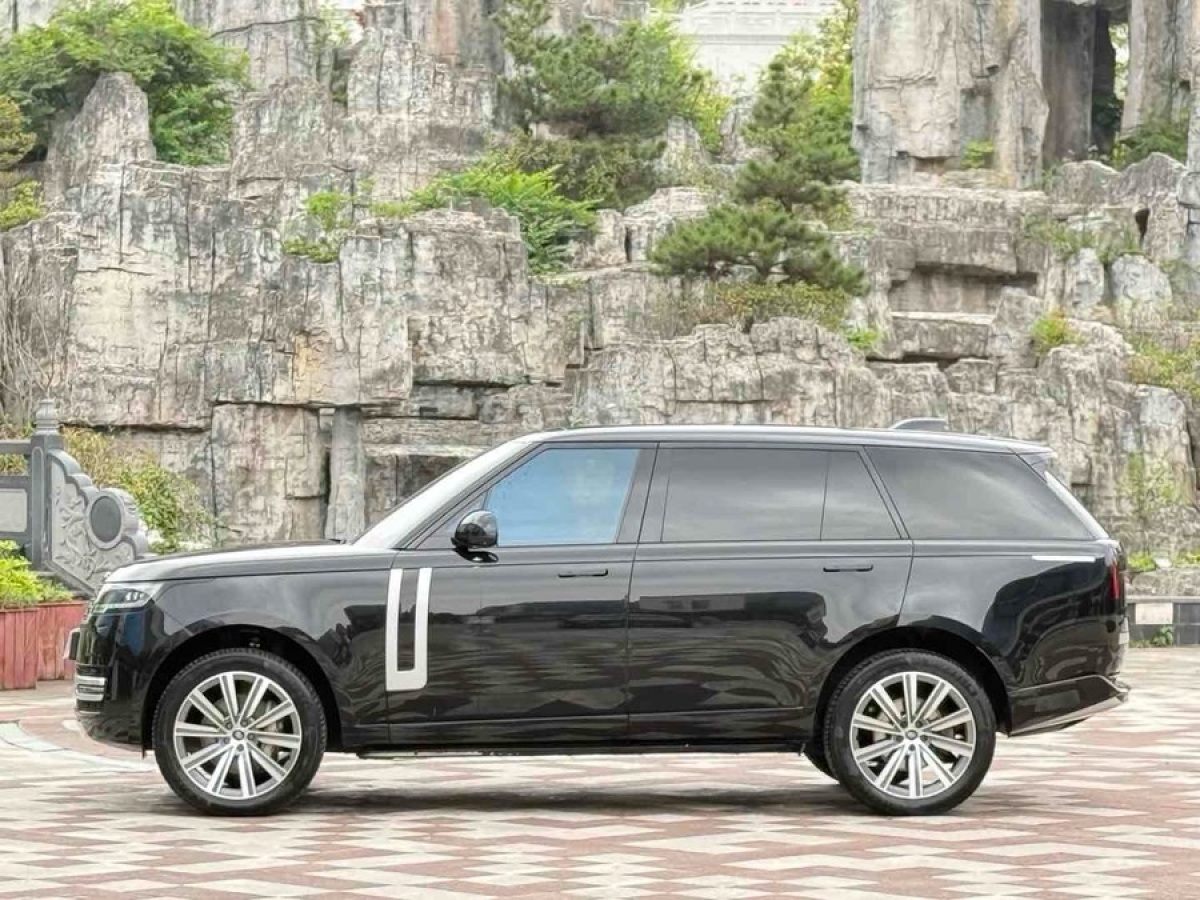 路虎 攬勝  2023款 3.0 L6 400PS 創(chuàng)世加長版圖片