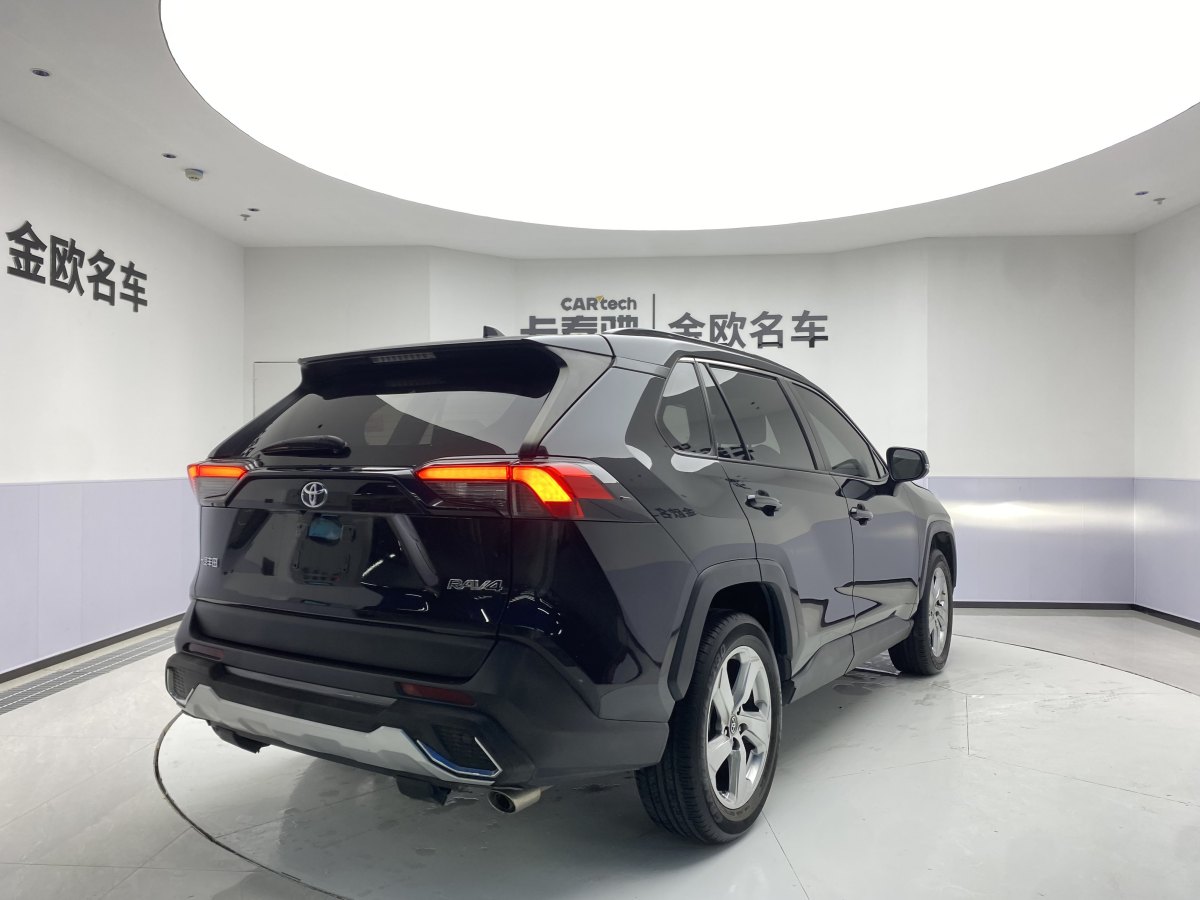 2021年5月豐田 RAV4  2018款 榮放 2.0L CVT兩驅(qū)風(fēng)尚版