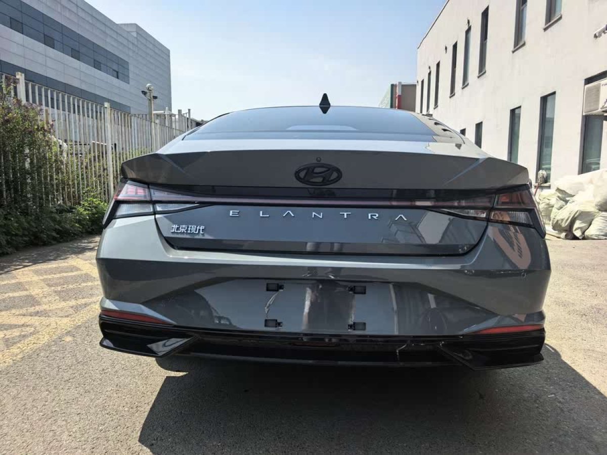 現(xiàn)代 伊蘭特  2022款 1.5L CVT LUX尊貴版圖片