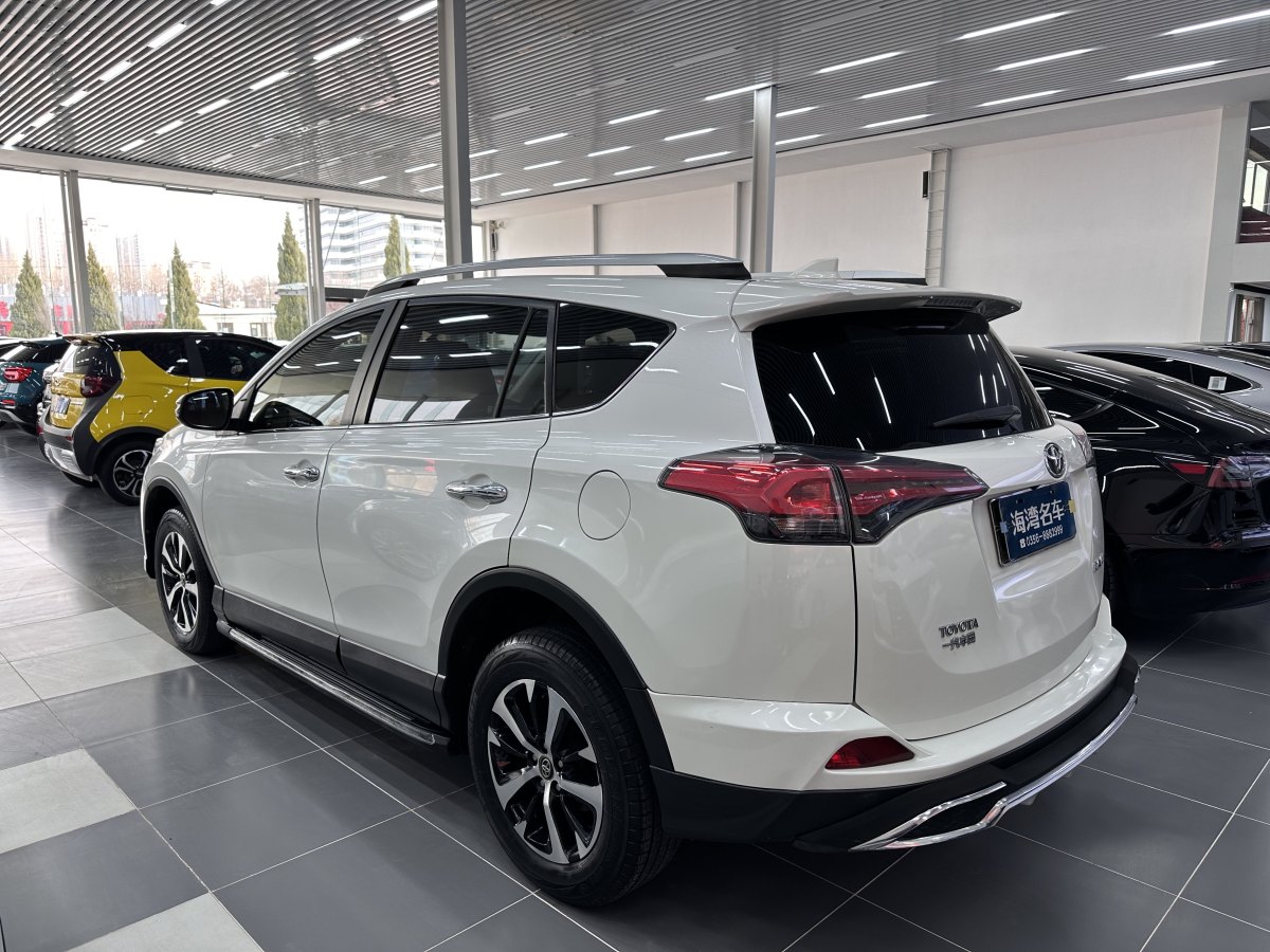 豐田 RAV4  2018款 榮放 2.0L CVT兩驅(qū)風(fēng)尚版圖片